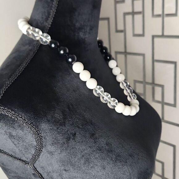 Elegant Black, White & Clear Beaded Necklace – Timeless & Chic - Picture 2 of 4
